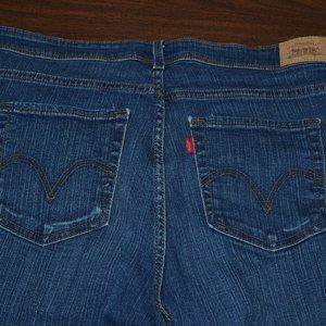 Woman's Levi's 512 Capri  Size 16W